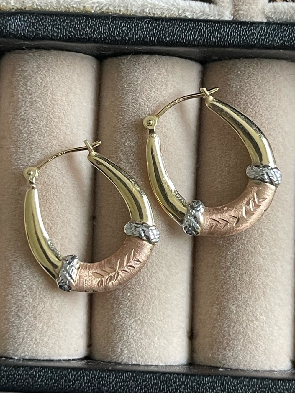 JCM (Jacmel Mauritius) Vintage 14K Solid Gold Tricolor Puff Hoop Earrings